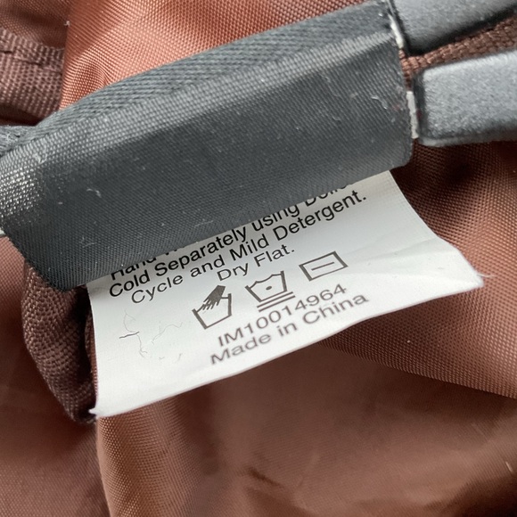 Hard Rock Cafe 2018 Packable Passport Standard Size 20L Travel School Backpack - Picture 11 of 11